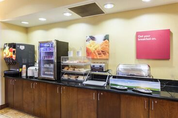 هتل Comfort Suites East Lincoln   Mall Area