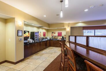 هتل Comfort Suites East Lincoln   Mall Area