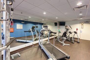 هتل Comfort Suites East Lincoln   Mall Area