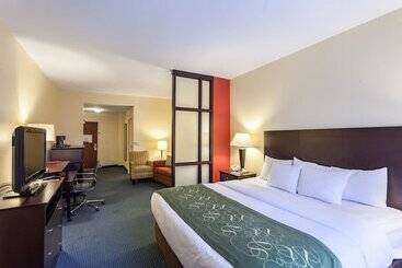هتل Comfort Suites East Lincoln   Mall Area