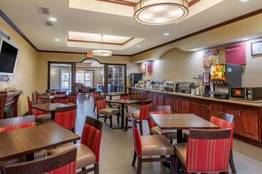 هتل Comfort Suites Montgomery East Monticello Dr
