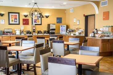 ホテル Comfort Suites Near Seaworld