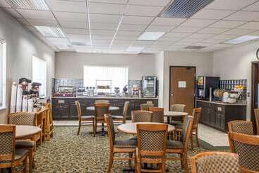 هتل Comfort Suites Peoria I 74