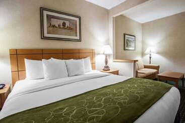 هتل Comfort Suites Peoria I 74