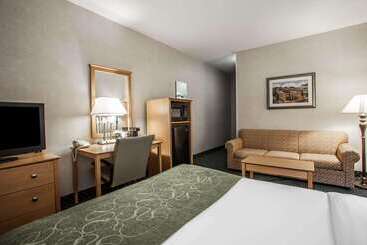 هتل Comfort Suites Peoria I 74
