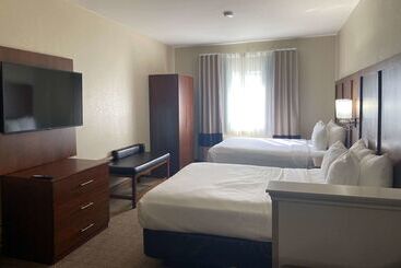 هتل Comfort Suites Peoria I 74