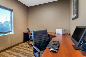 Отель Comfort Suites San Antonio North  Stone Oak