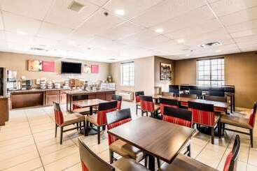 هتل Comfort Suites South