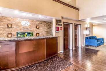 هتل Comfort Suites South