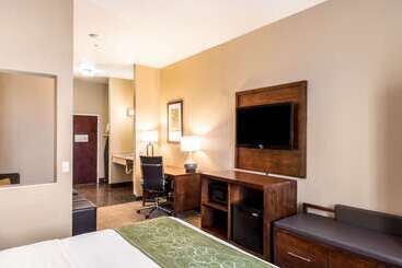 هتل Comfort Suites South