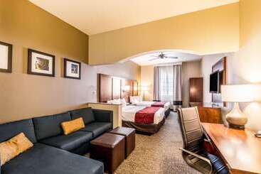 هتل Comfort Suites South