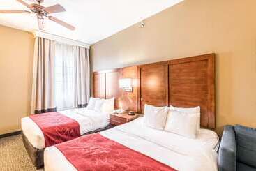 هتل Comfort Suites South