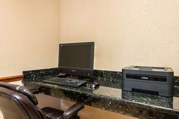 هتل Comfort Suites Tampa Airport North