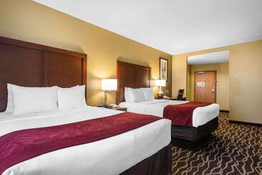 هتل Comfort Suites Tampa Airport North