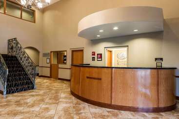 هتل Comfort Suites Tampa Airport North