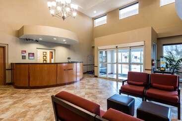 هتل Comfort Suites Tampa Airport North