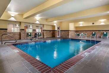 هتل Comfort Suites