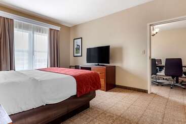 هتل Comfort Suites