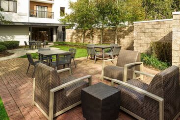 هتل Courtyard By Marriott New Orleans Metairie