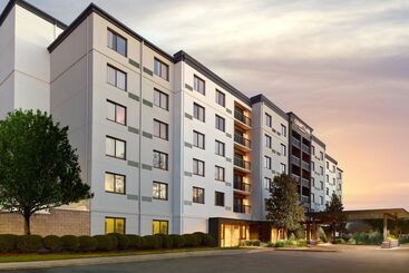 هتل Courtyard By Marriott New Orleans Metairie