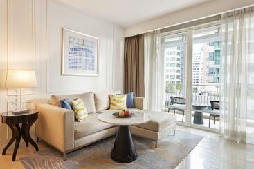 Dusit Suites Hotel Ratchadamri, Bangkok