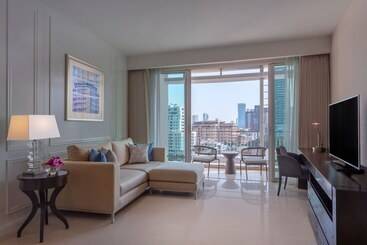 Dusit Suites Hotel Ratchadamri, Bangkok