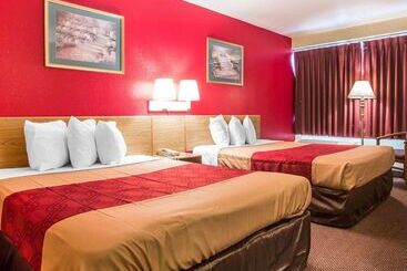 هتل Econo Lodge