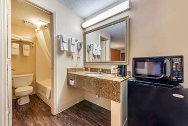هتل Econo Lodge Downtown