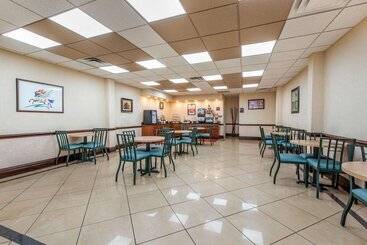 هتل Econo Lodge Downtown