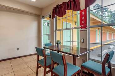 هتل Econo Lodge