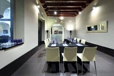 هتل Eurostars Sevilla Boutique