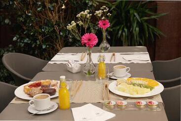 هتل Eurostars Sevilla Boutique
