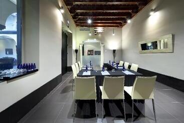 هتل Eurostars Sevilla Boutique