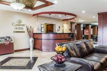 هتل Fairfield By Marriott Inn & Suites Greensboro Coliseum Area
