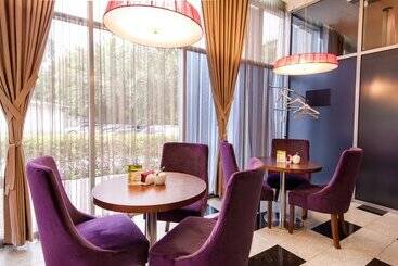 Grand Avenue By Usta Hotels