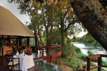هتل Hamiltons Tented Camp