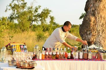 هتل Hamiltons Tented Camp