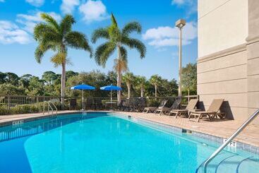هتل Hampton Inn Melbourne Viera