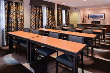 هتل Hampton Inn & Suites Denverspeer Boulevard