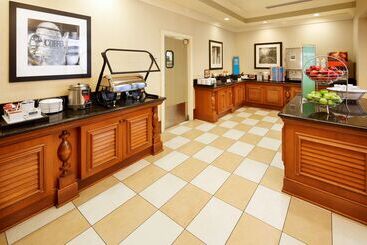 هتل Hampton Inn & Suites Savannah/midtown