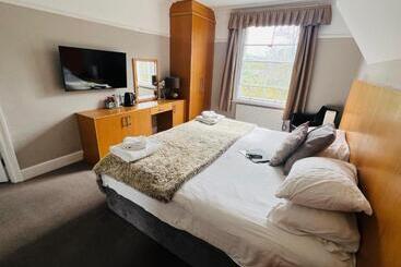 Hedley House Hotel & Apartments