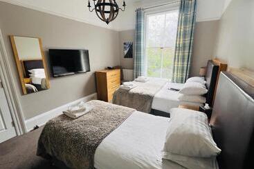 Hedley House Hotel & Apartments