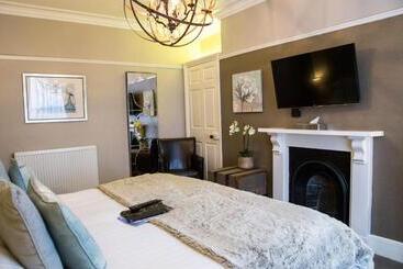 Hedley House Hotel & Apartments