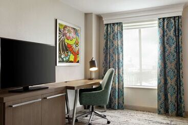 هتل Hilton Garden Inn New Orleans Convention Center