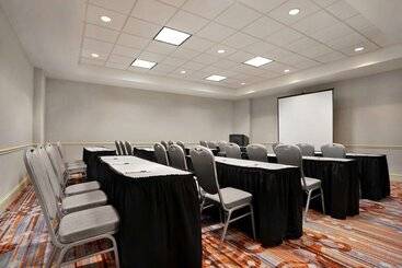 هتل Hilton Garden Inn New Orleans Convention Center