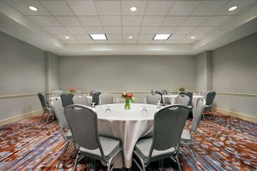 هتل Hilton Garden Inn New Orleans Convention Center