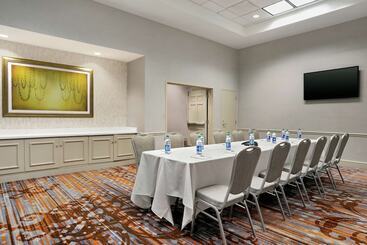هتل Hilton Garden Inn New Orleans Convention Center