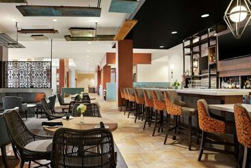 هتل Hilton Garden Inn New Orleans Convention Center