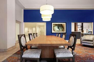 هتل Hilton Garden Inn New Orleans Convention Center