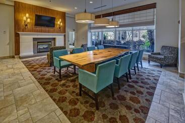 هتل Hilton Garden Inn New Orleans Convention Center